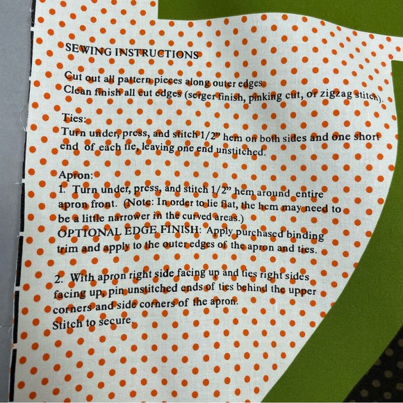 Halloween Apron Cut and Sew Project Fabric Panel‎ Skull Roses Crafting DIY #K14 - Picture 9 of 10